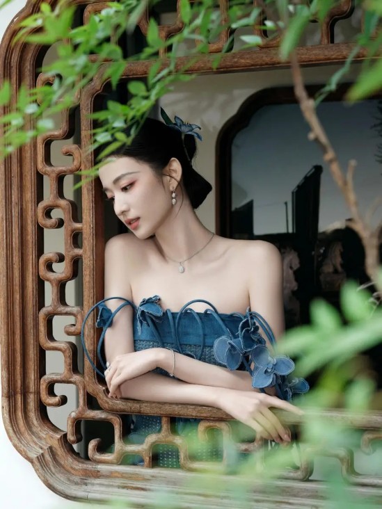 TVB前童颜女神乐瞳晒近况：面部浮肿引热议，澄清周游列国是假象