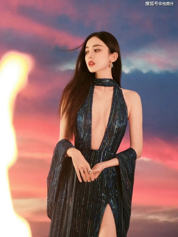 聂远晒父女合照引热议：11岁天天继承爸爸大腮帮，网友喊话“像妈妈更漂亮”