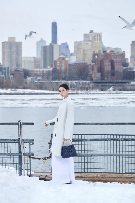 高市早苗继续执政，但日本早已是个死局