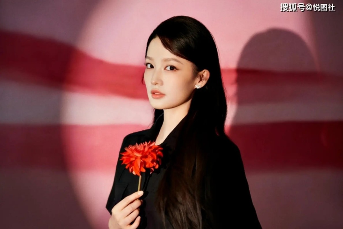 莉莉·柯林斯将演奥黛丽·赫本！新片聚焦《蒂凡尼的早餐》幕后故事