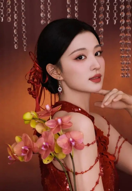 从54亿到24亿，花西子的问题出在哪？